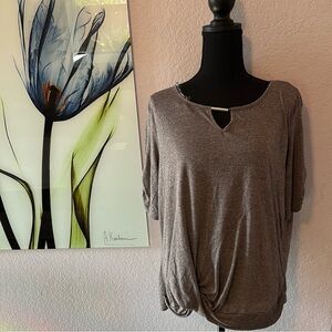 Women’s shirt size XXL